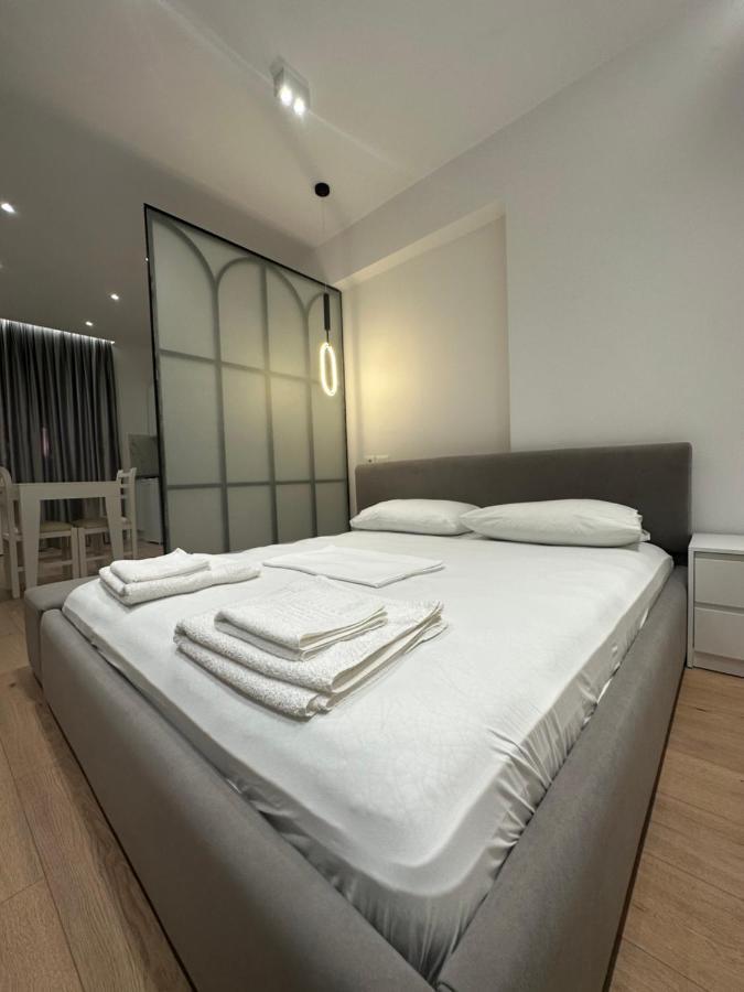 Center Apartment Tiranë Luaran gambar