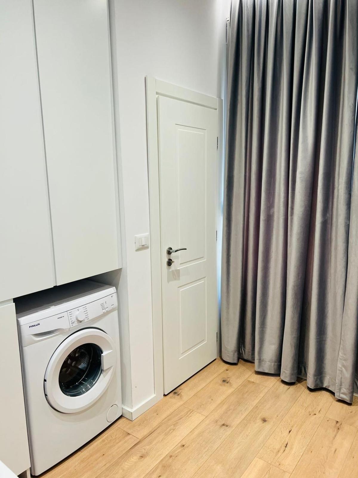 Center Apartment Tiranë Luaran gambar