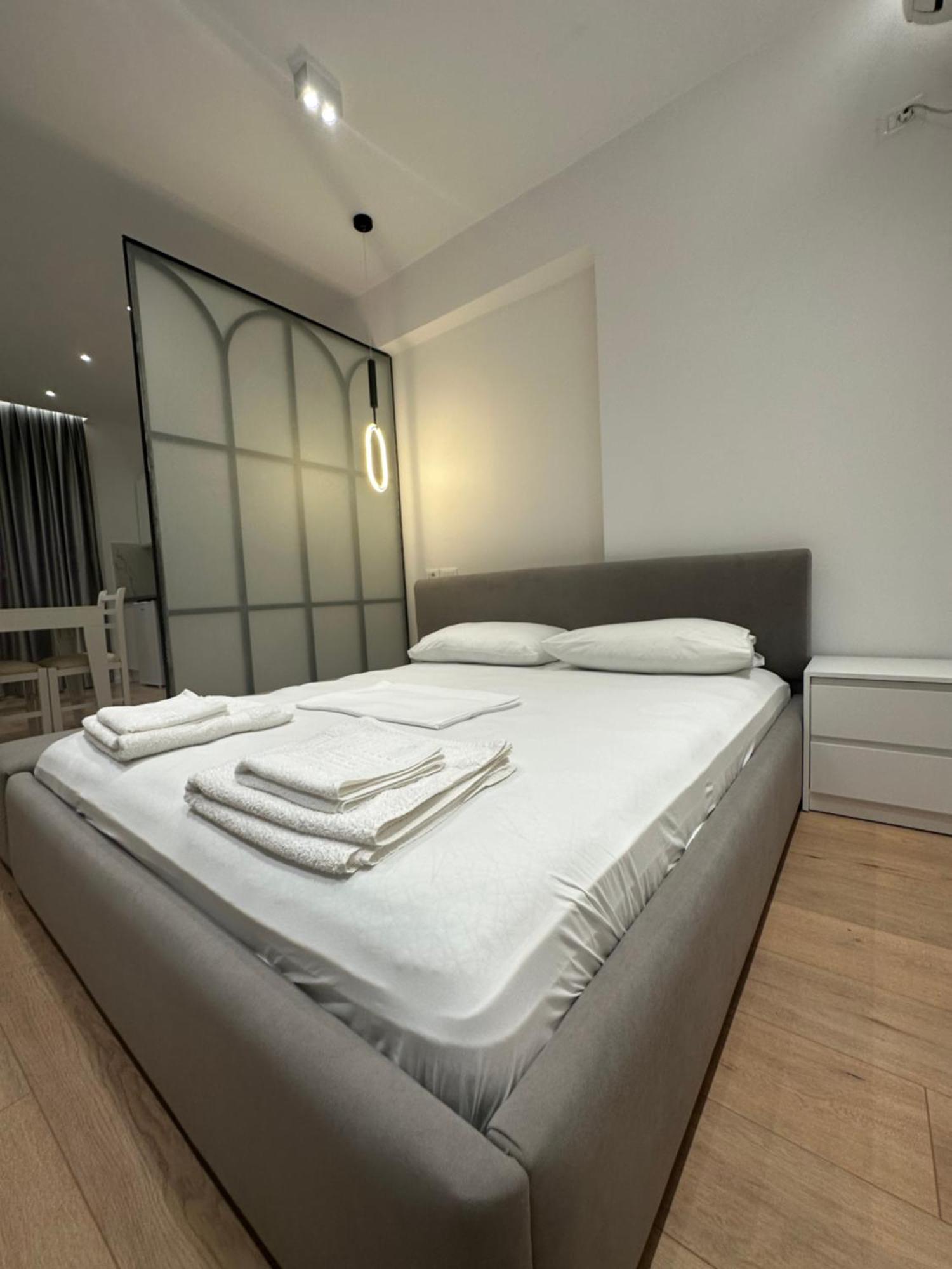 Center Apartment Tiranë Luaran gambar